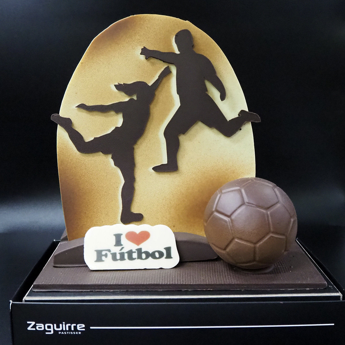 Mona de Pasqua artesanal elaborada per Zaguirre Pastisser amb jugadors de futbol