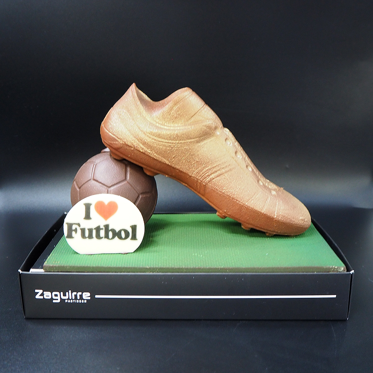 Mona de Pasqua de xocolata de fútbol elaborada per Zaguirre Pastisser