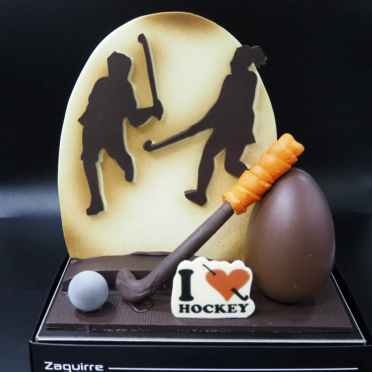 Mona de Pasqua artesanal elaborada per Zaguirre Pastisser amb jugadors de hockey