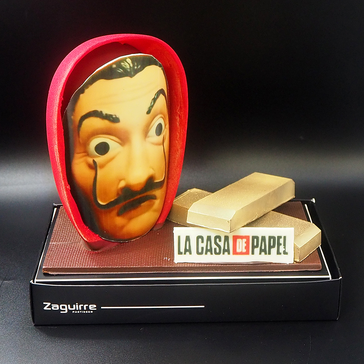 Mona de Pascua de chocolate de la serie La Casa de Papel elaborada artesanalmente por Zaguirre Pastisser.